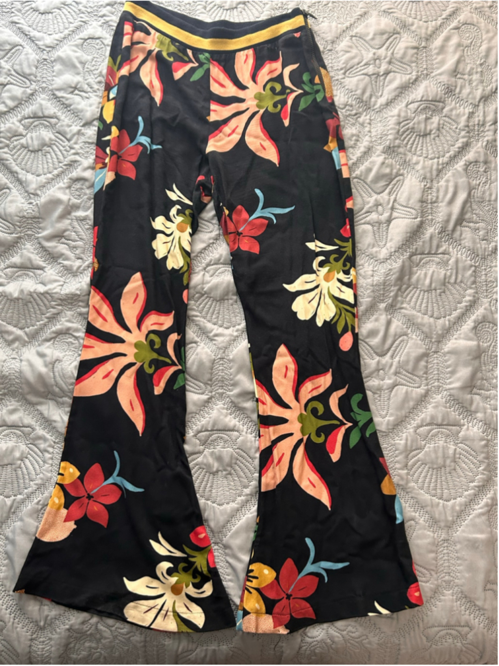 Farm Rio Calla Flared Pants Black Floral Print Size S 100% Viscose